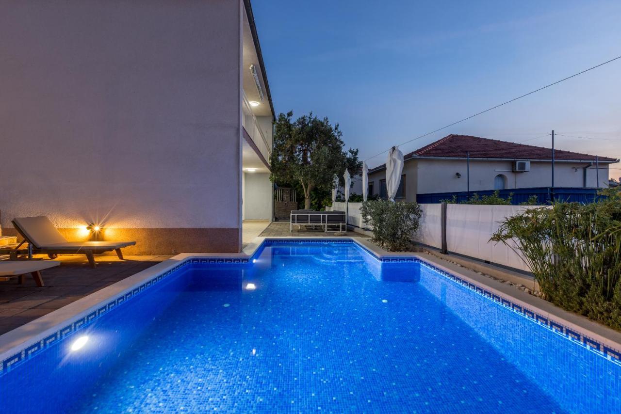 Villa Costa Blu With Pool By The Sea โตรกีร์ ภายนอก รูปภาพ