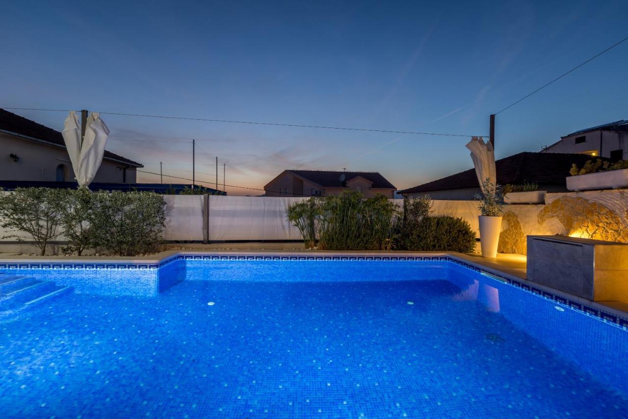 Villa Costa Blu With Pool By The Sea โตรกีร์ ภายนอก รูปภาพ