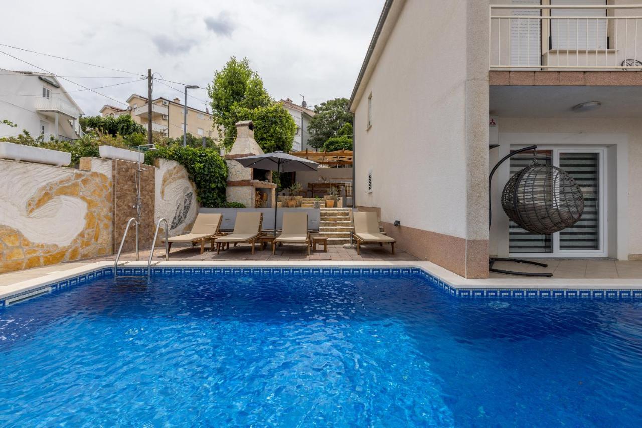 Villa Costa Blu With Pool By The Sea โตรกีร์ ภายนอก รูปภาพ