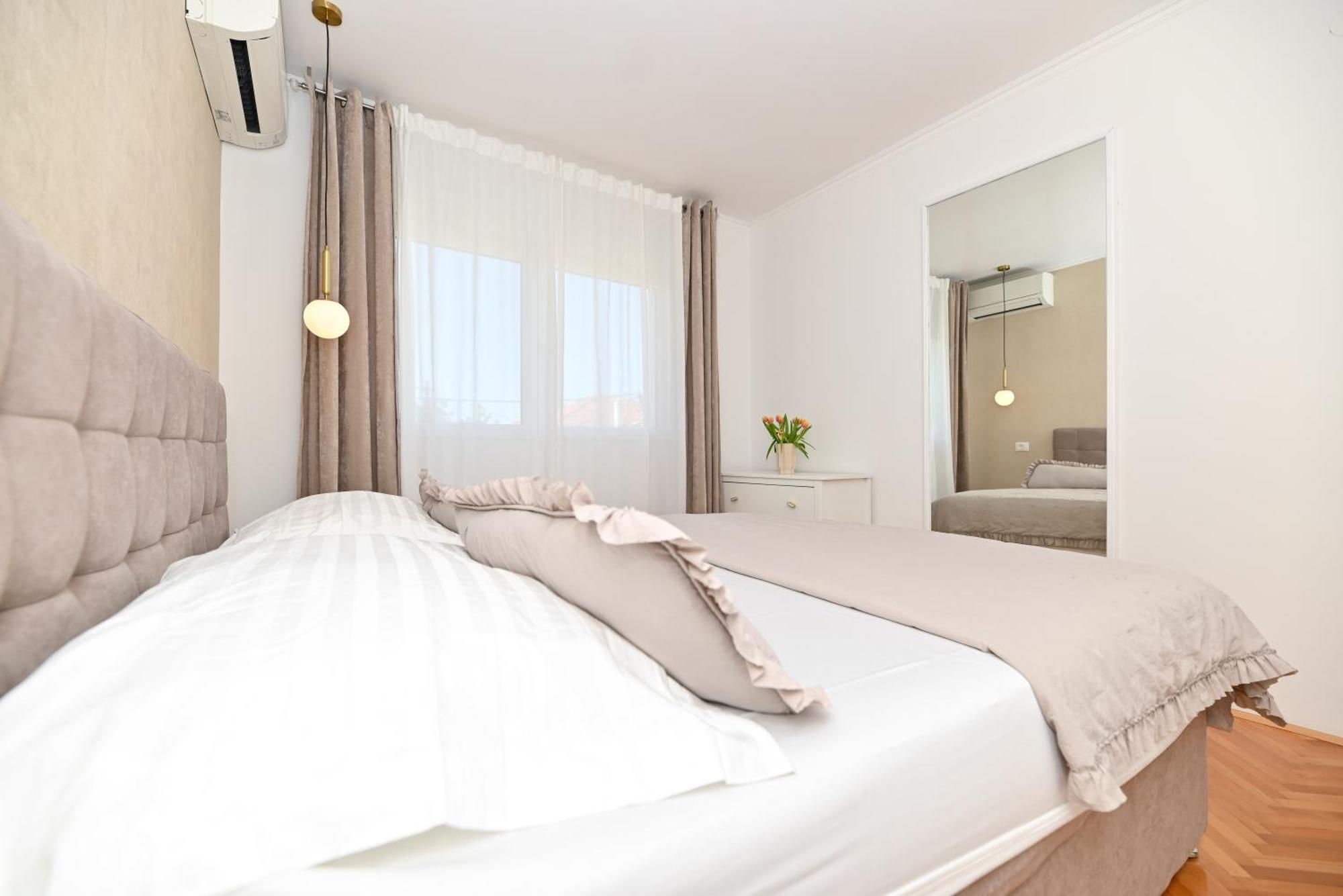 Villa Costa Blu With Pool By The Sea โตรกีร์ ภายนอก รูปภาพ