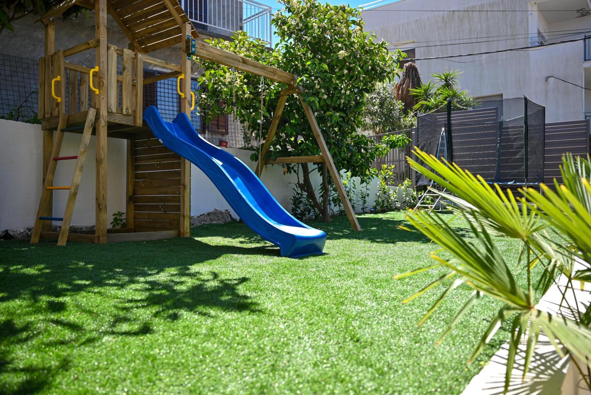 Villa Costa Blu With Pool By The Sea โตรกีร์ ภายนอก รูปภาพ